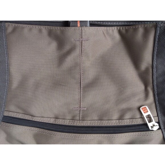 Eddie Bauer Laptop Messenger Bag Adjustable Shoulder Strap Zip Pockets Brown - Picture 3 of 11